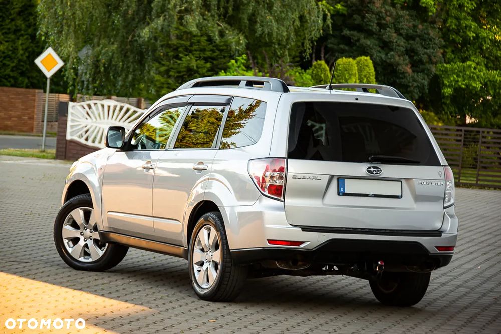 Subaru Forester 2.0X Exclusive - 12