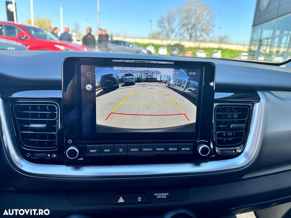 Kia Stonic 1.0 T-GDI 7DCT HP MHEV Urban - 12