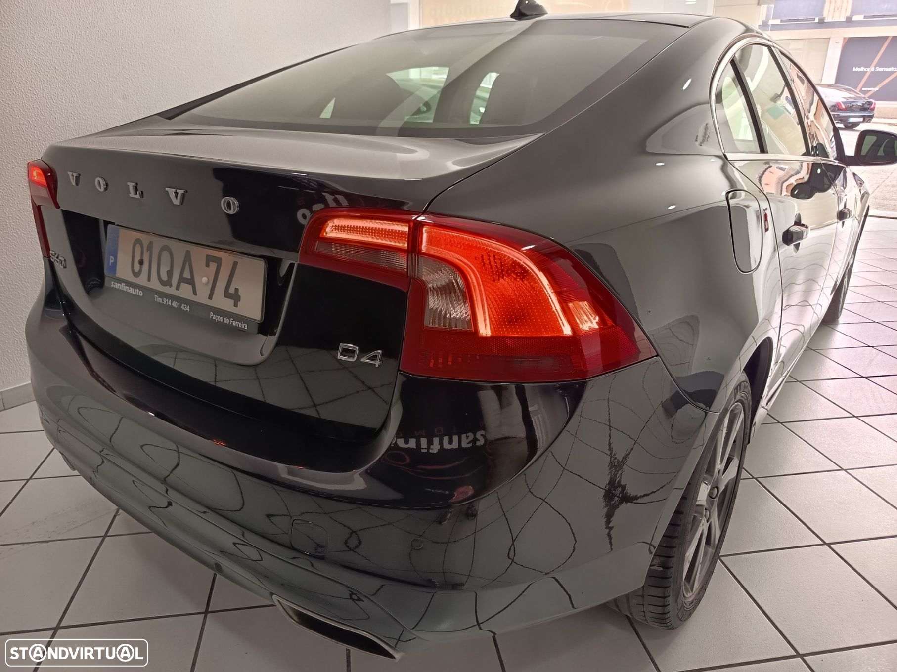 Volvo S60 2.0 D4 Momentum Geartronic - 4