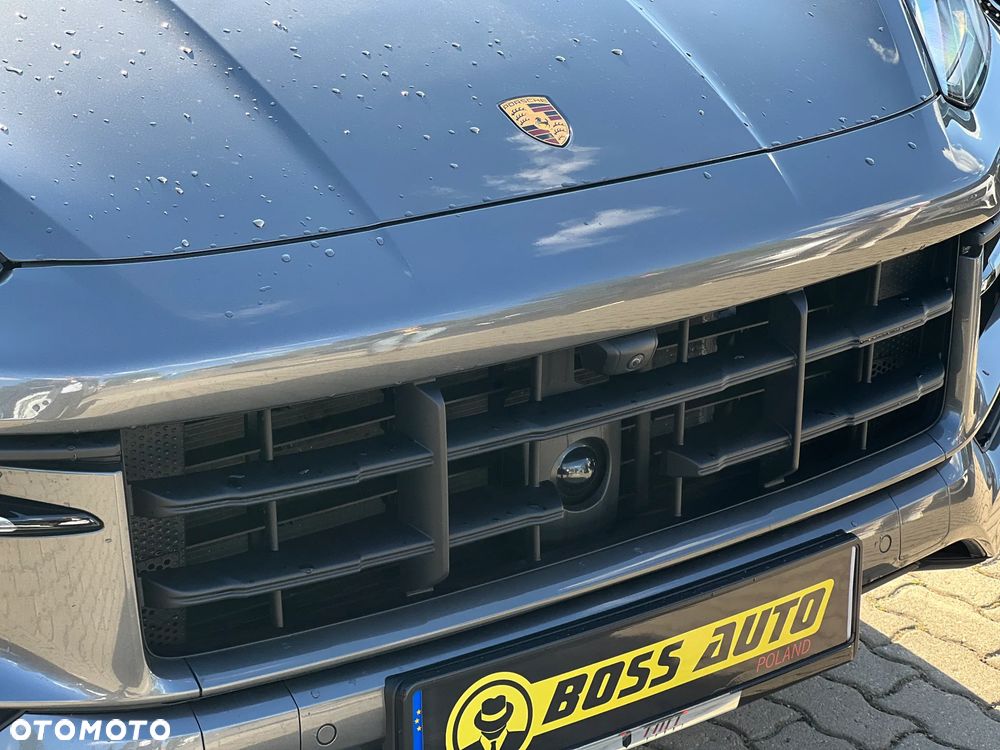 Porsche Cayenne - 12