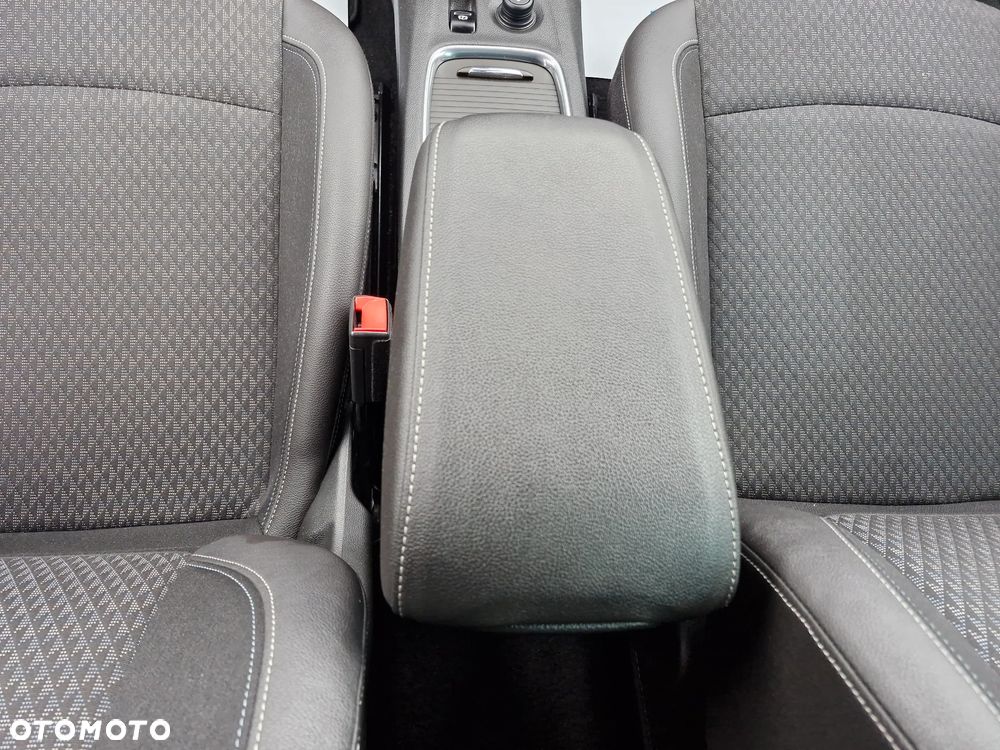 Opel Astra 1.4 Turbo Business - 31