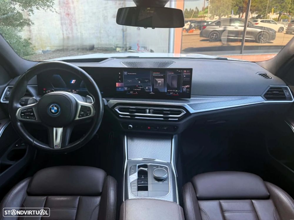 BMW 330 e Pack 50 anos M Auto - 21