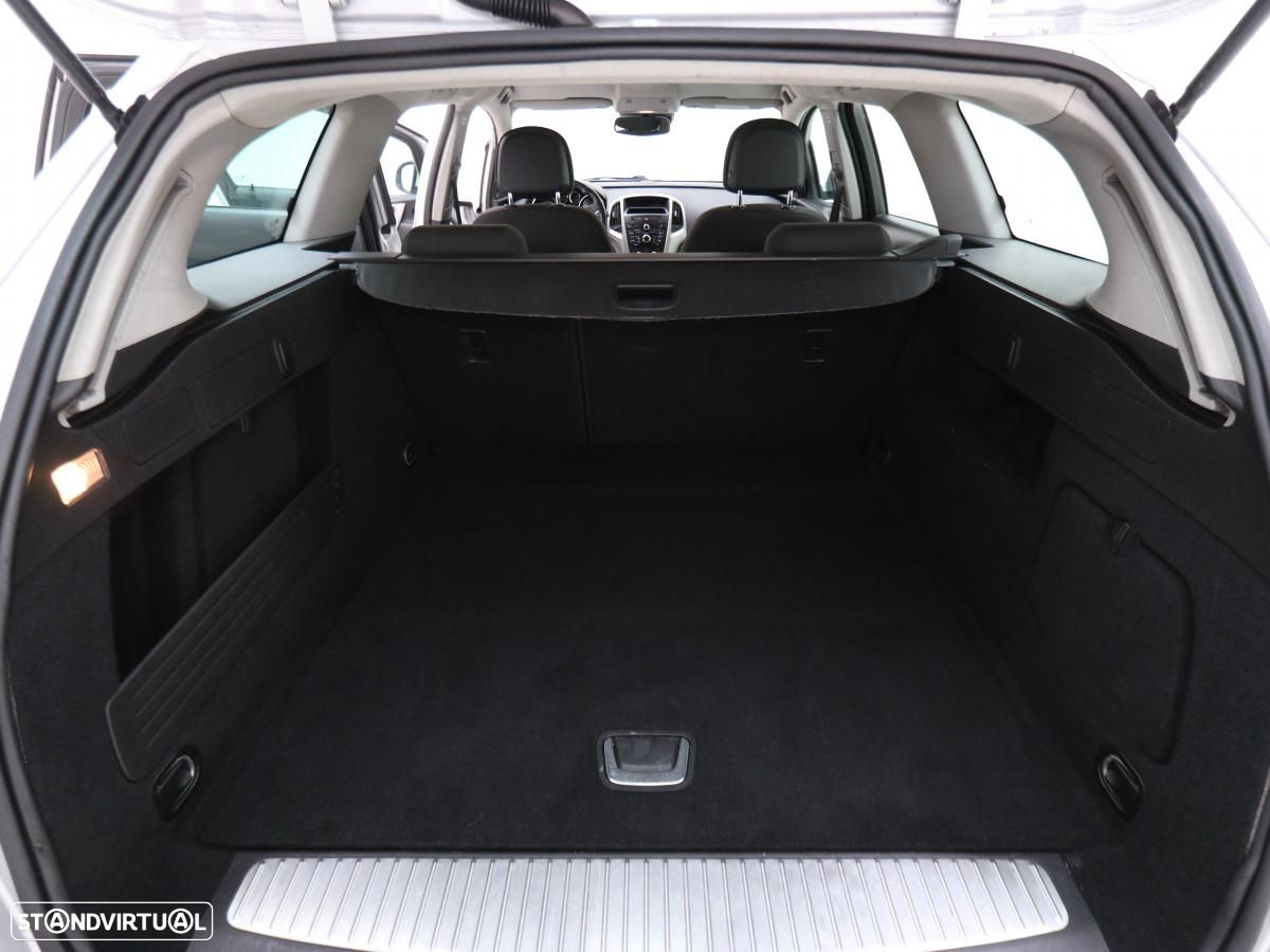 Opel Astra Sports Tourer - 13