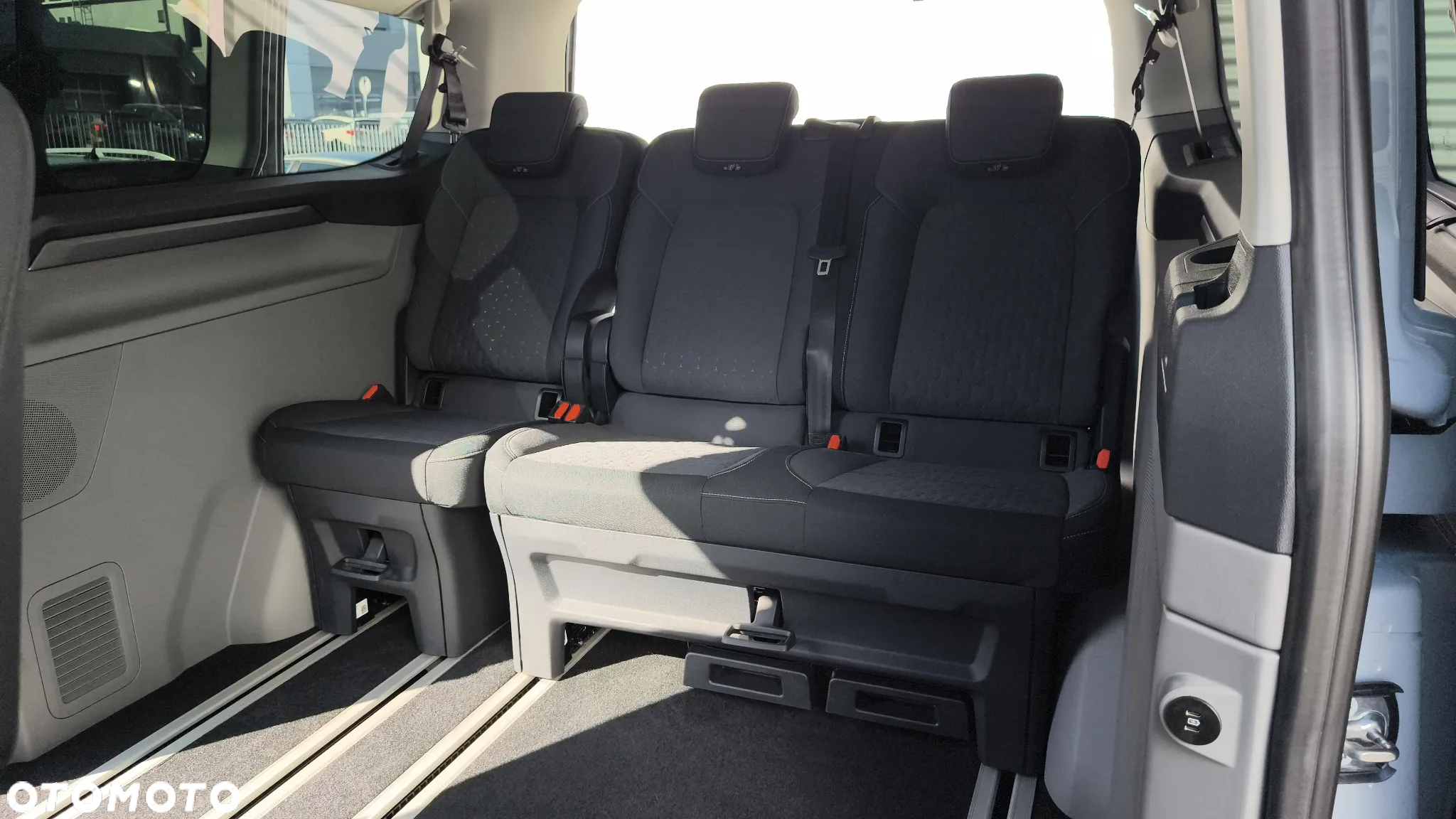 Ford Tourneo Custom 2.0 EcoBlue 320 L2 Titanium - 29