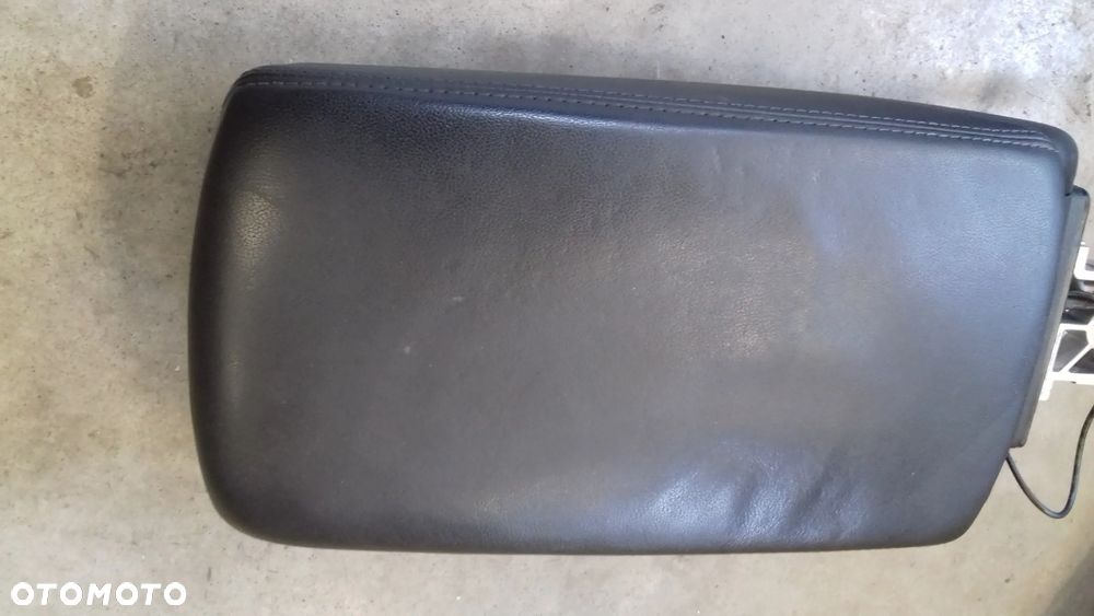 podłokietnik skórzany czarny A6 C6 kombi - 3