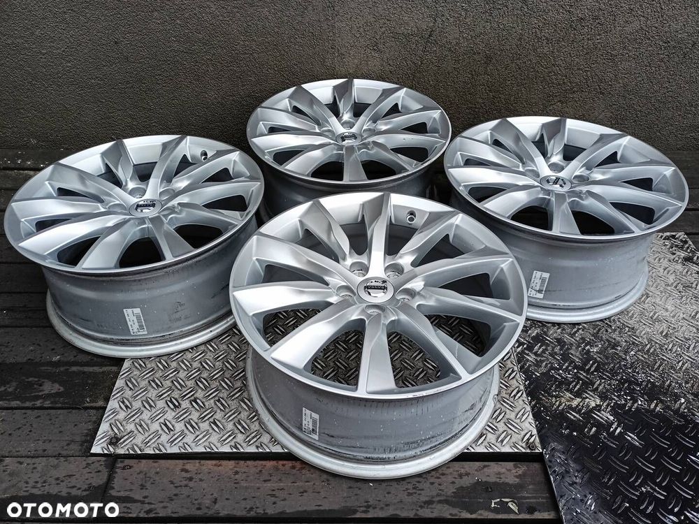 Oryginał felgi 18cali Volvo S60 S90 V40 V60 V90 XC90 R-Design - 1