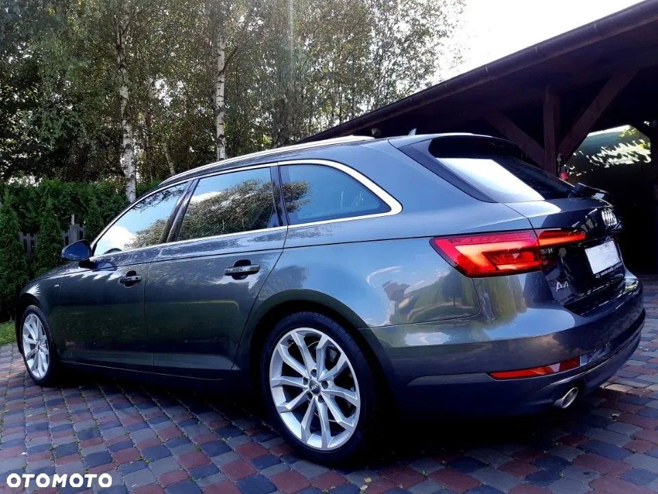 Audi A4 Avant 2.0 TDI Design - 12
