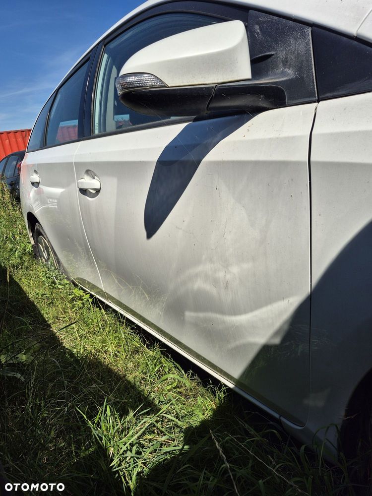 Drzwi prawe przód przednie toyota auris II kolor 040 - 2