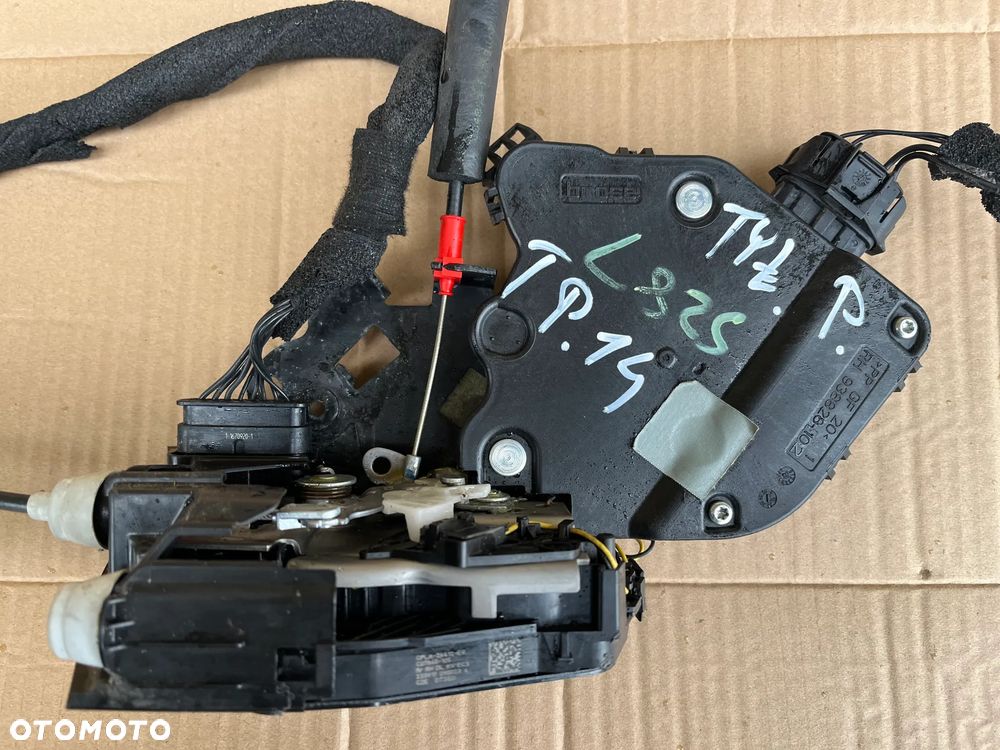 Zamek drzwi tylny prawy CPLA-26412 Land Rover Discovery Sport L550 - 1