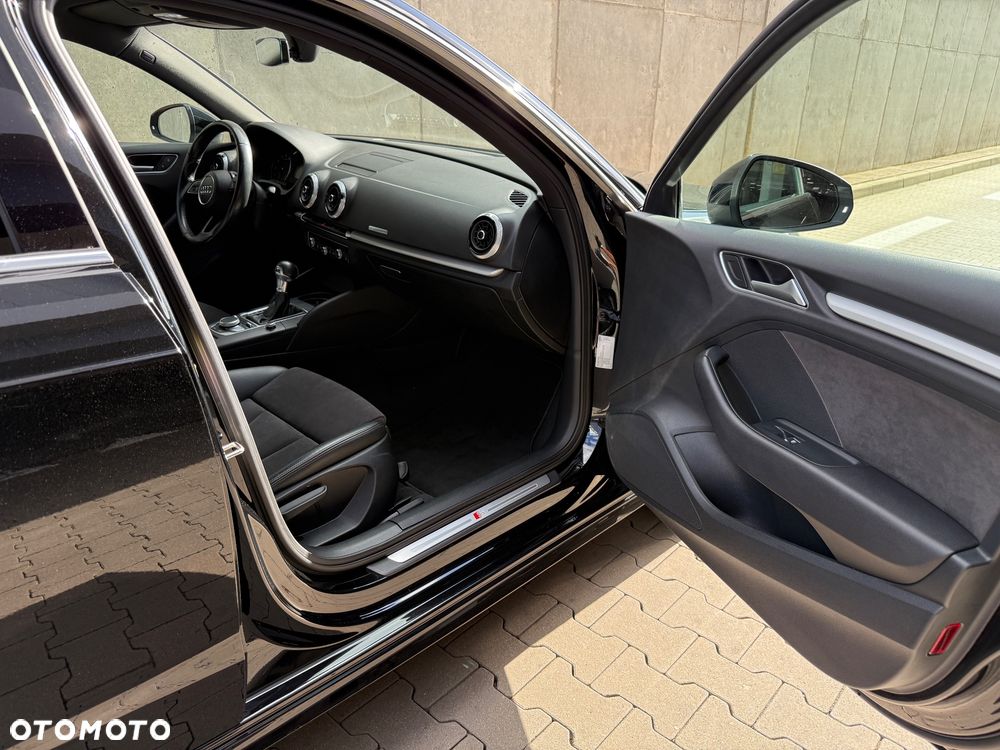 Audi A3 Sportback 1.5 TFSI Sport S tronic - 23