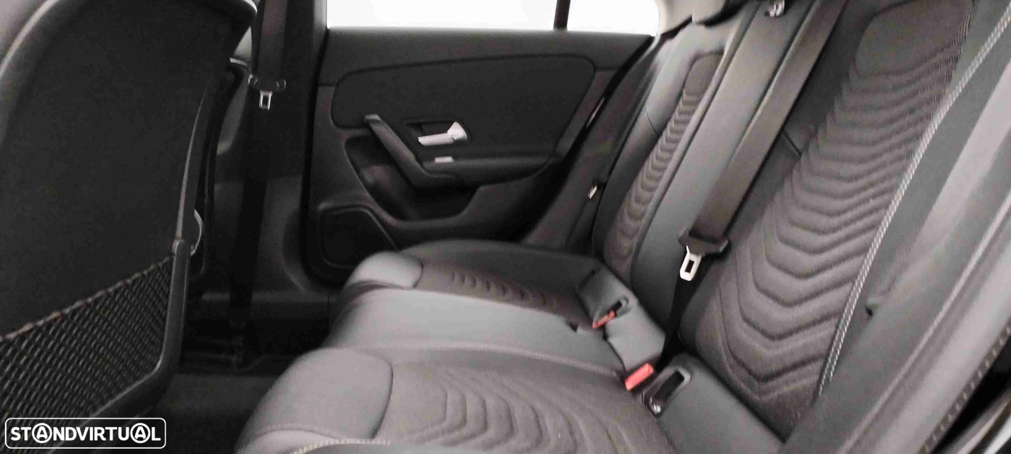 Mercedes-Benz CLA 180 d - 29