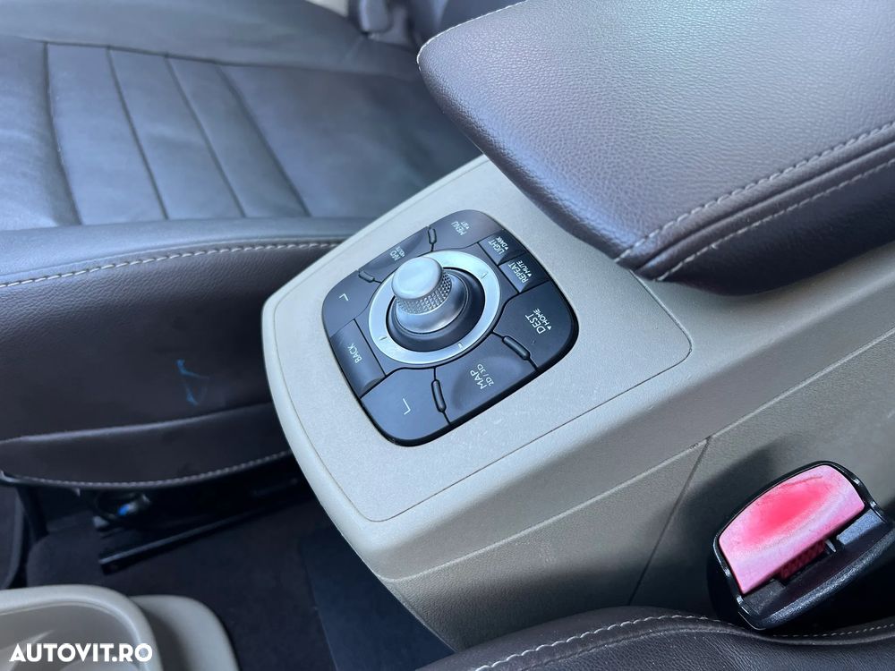 Renault Grand Scenic - 16