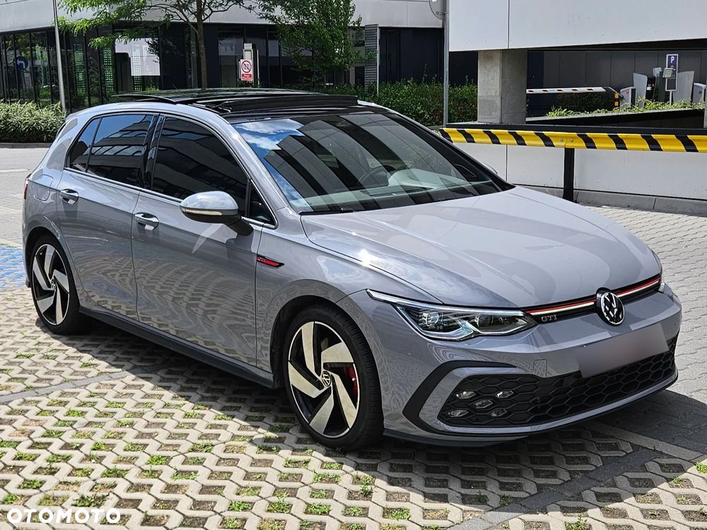 Volkswagen Golf - 24