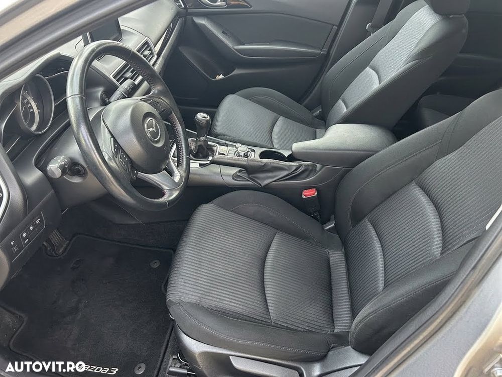 Mazda 3 - 8