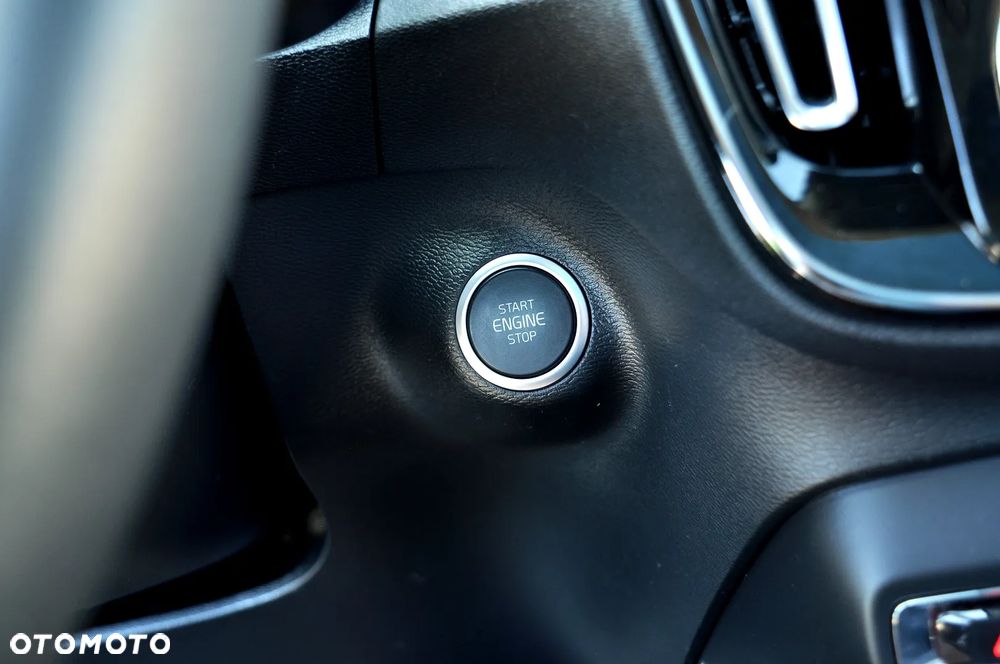 Volvo XC 40 T4 Geartronic Momentum Pro - 32