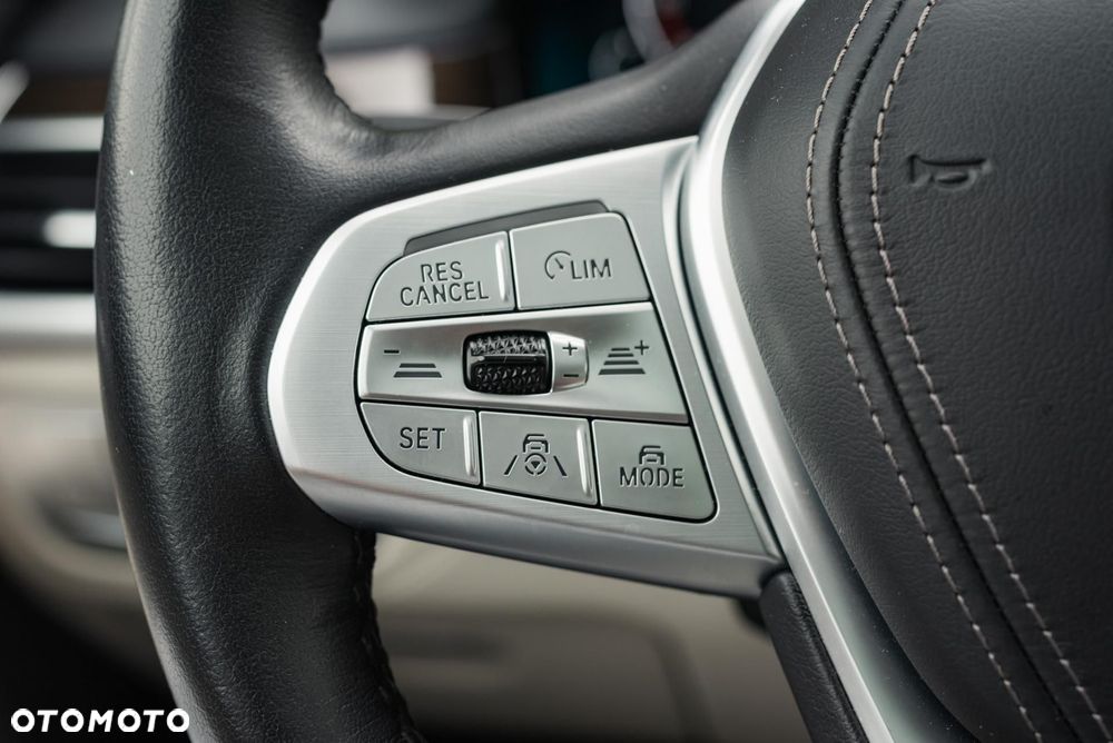 BMW Seria 7 730Ld xDrive mHEV - 25