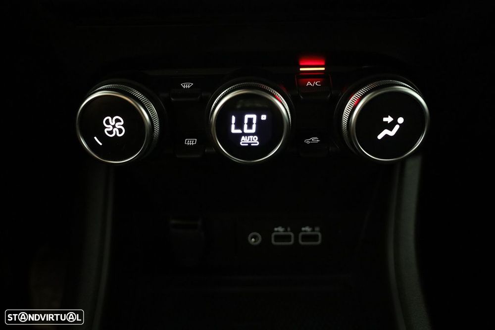 Renault Captur 1.0 TCe Techno Bi-Fuel - 13
