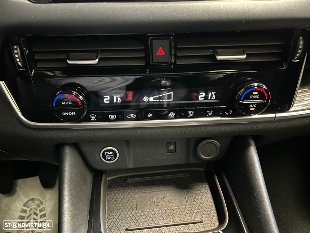 Nissan Qashqai 1.3 DIG-T Tekna SKY - 29