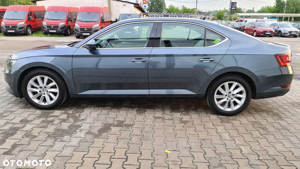 Skoda Superb 2.0 TDI Style DSG - 8