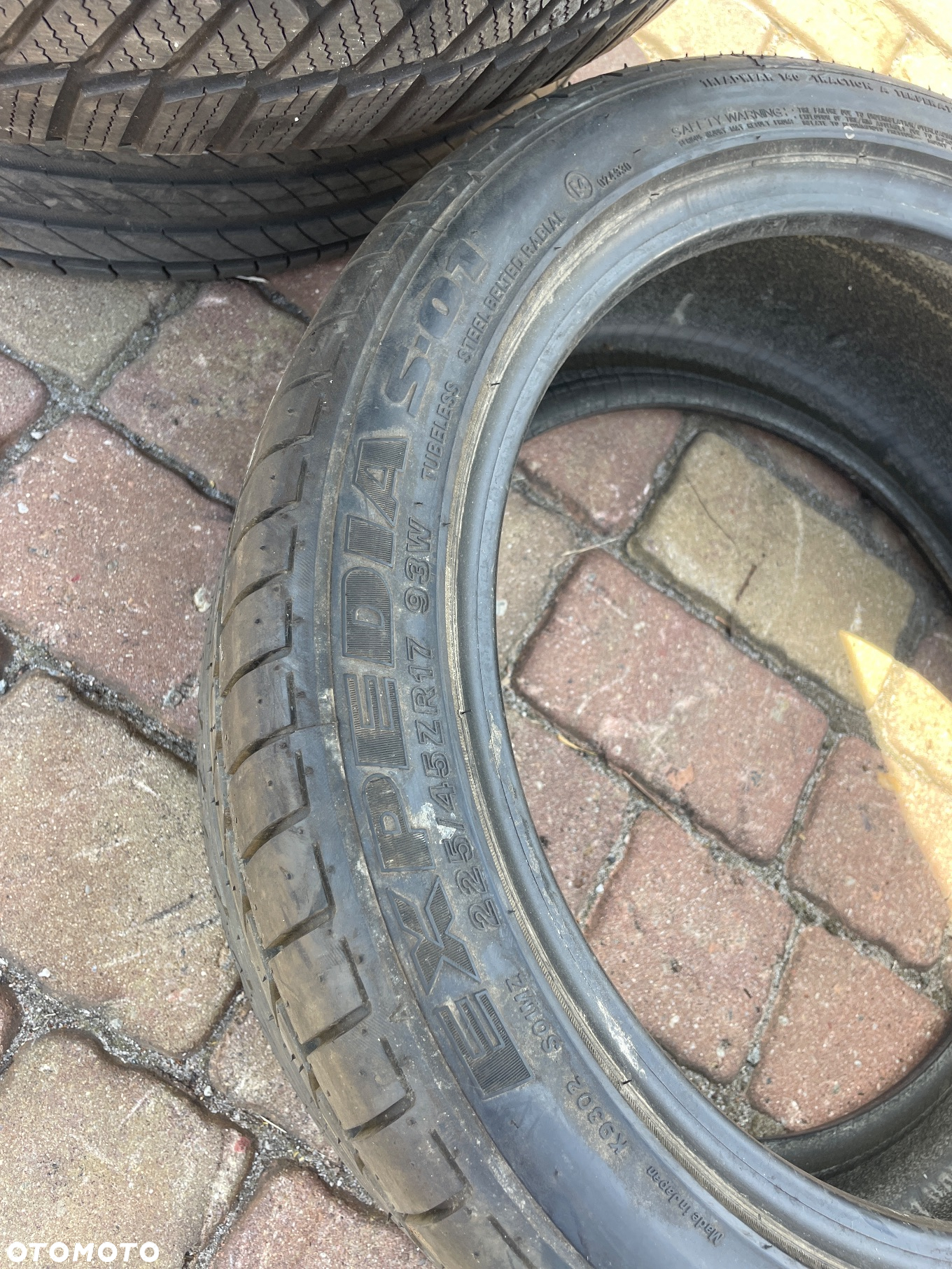 Bridgestone Expedia S-01 225/45/17 - 2
