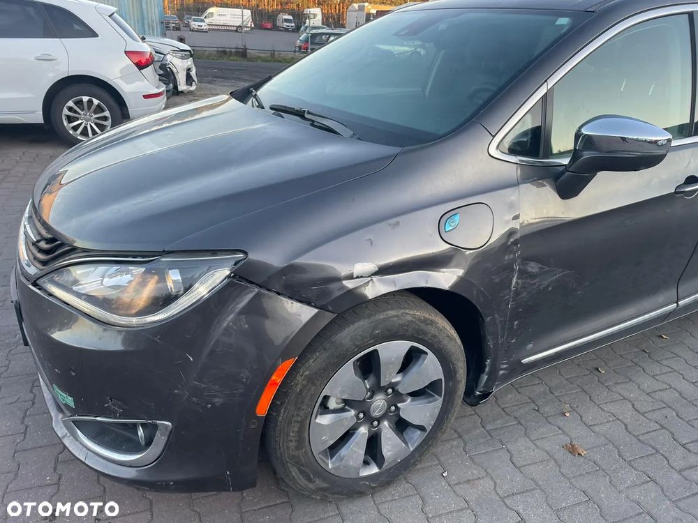 Chrysler Pacifica - 13