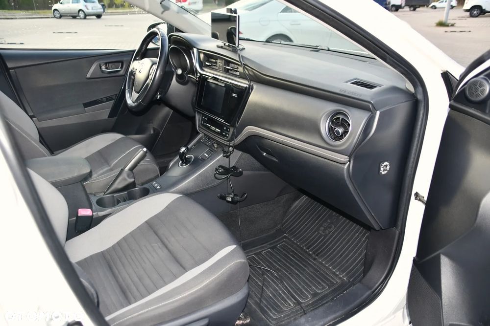 Toyota Auris 1.8 HSD Luna - 10