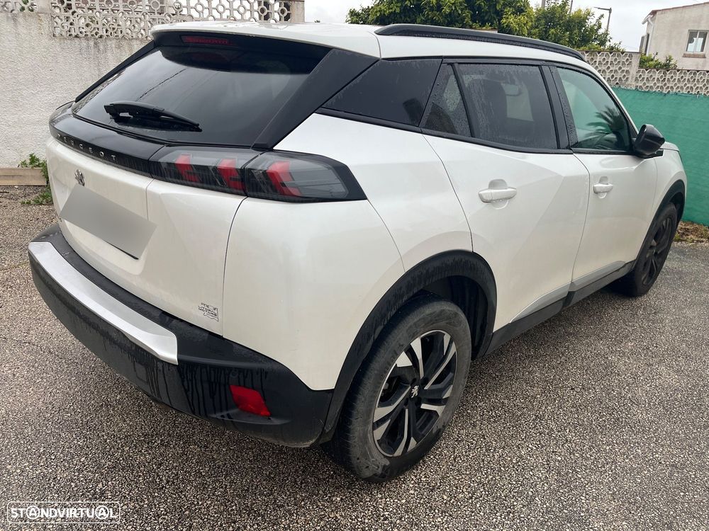 Peugeot 2008 1.2 PureTech Allure - 3