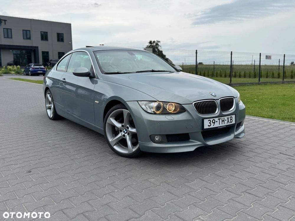 BMW Seria 3 325i - 1