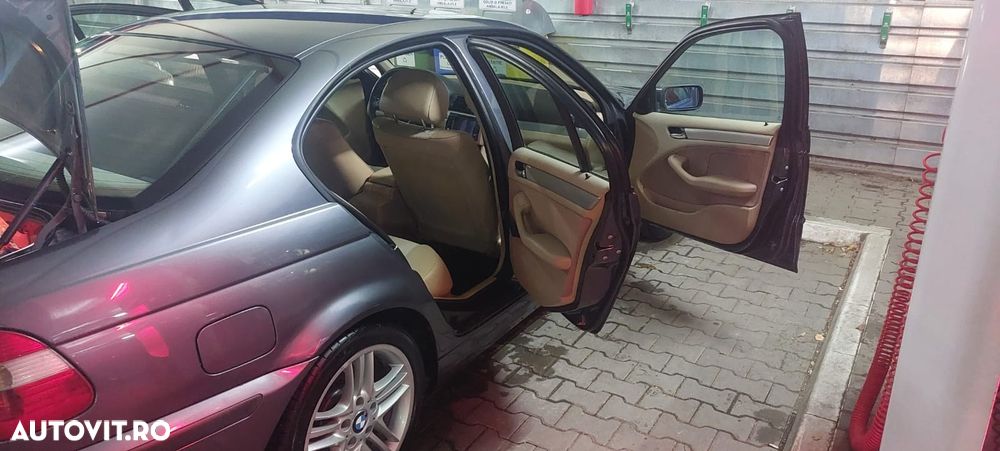BMW Seria 3 318i - 3