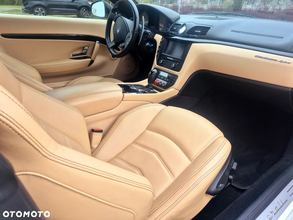 Maserati GranTurismo - 12