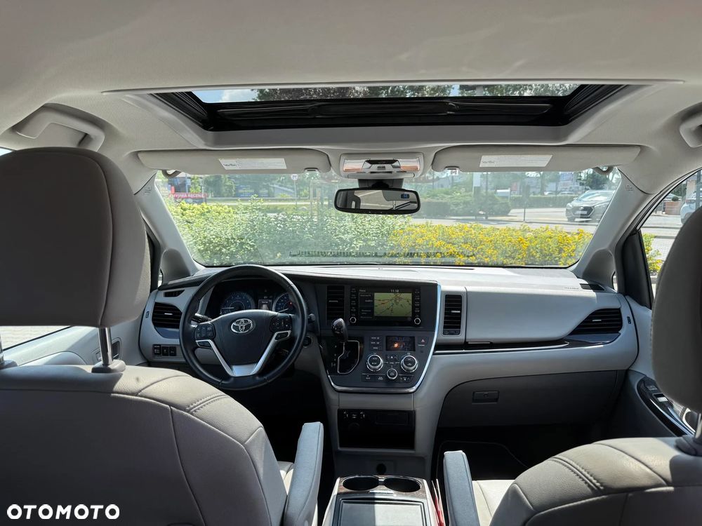 Toyota Sienna 3.5 V6 XLE AWD - 16