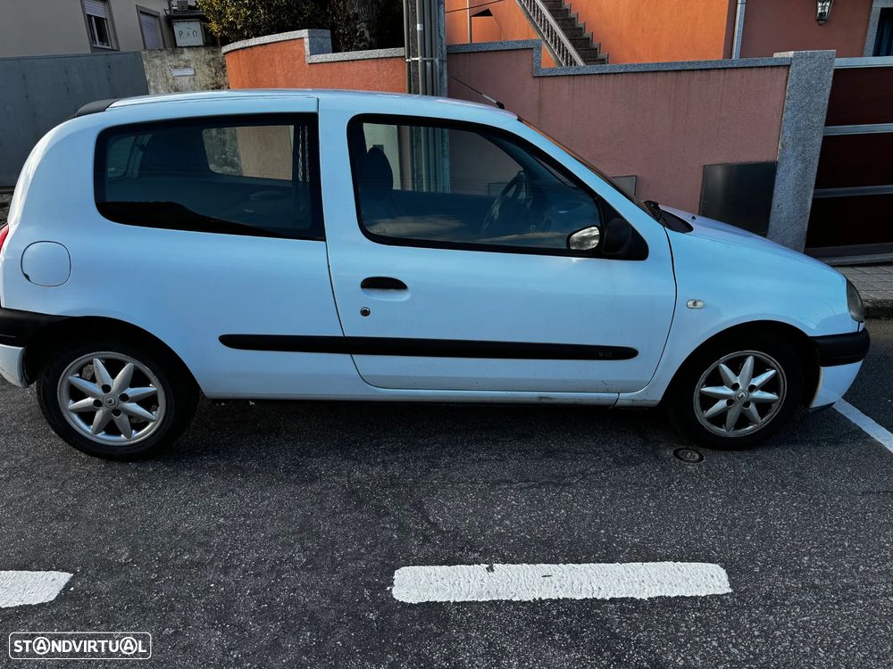 Renault Clio 1.9 D RN - 1