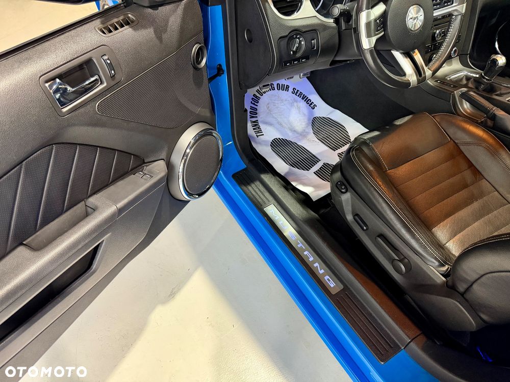 Ford Mustang 4.6 V8 GT Premium - 29