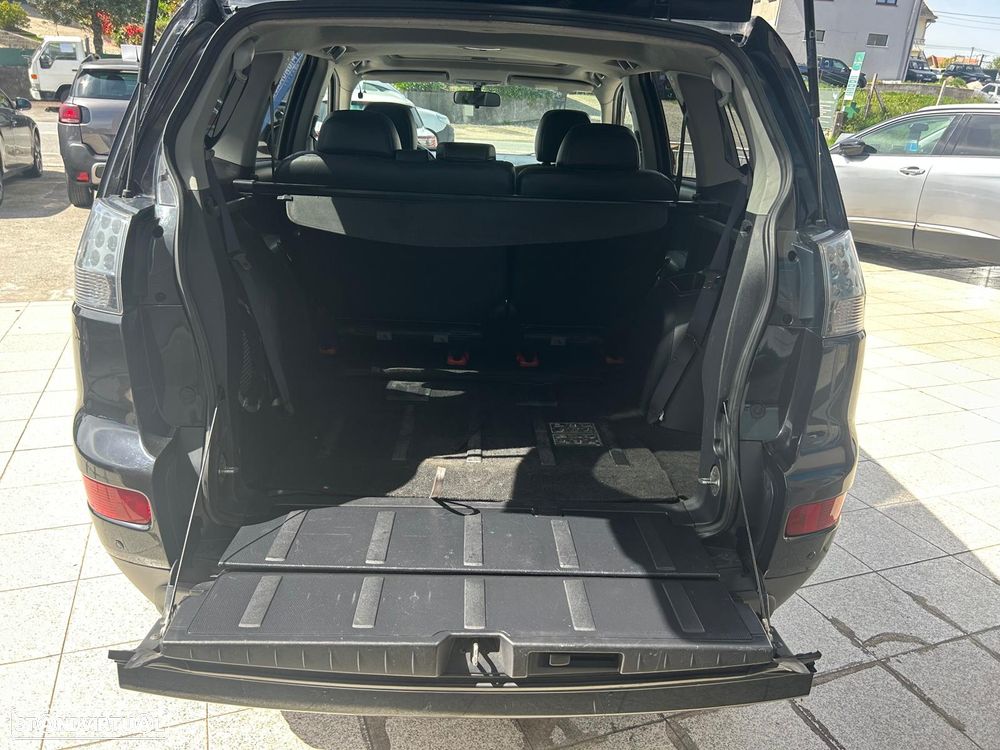 Mitsubishi Outlander 2.0 DI-D Intense+ 4WD - 33