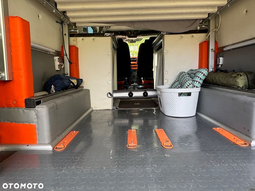 Mercedes-Benz Sprinter - 10
