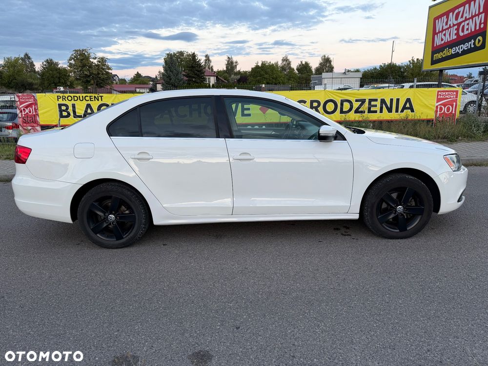 Volkswagen Jetta 2.0 TDI DSG Highline - 12