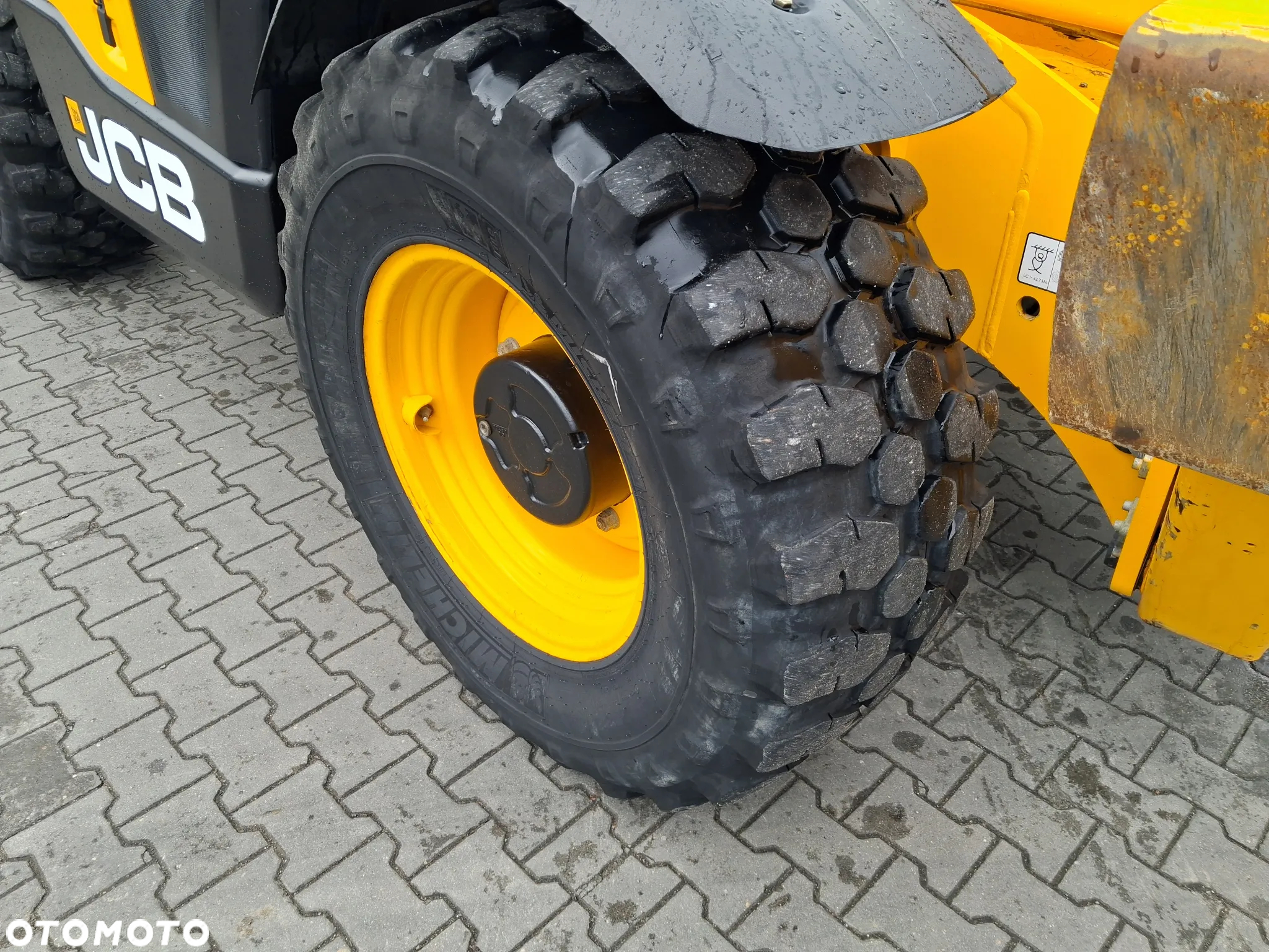 JCB 540 - 140 Hi Viz - 7