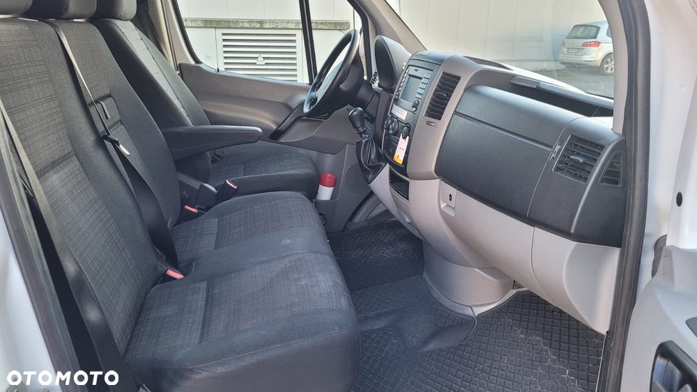 Mercedes-Benz Sprinter - 8