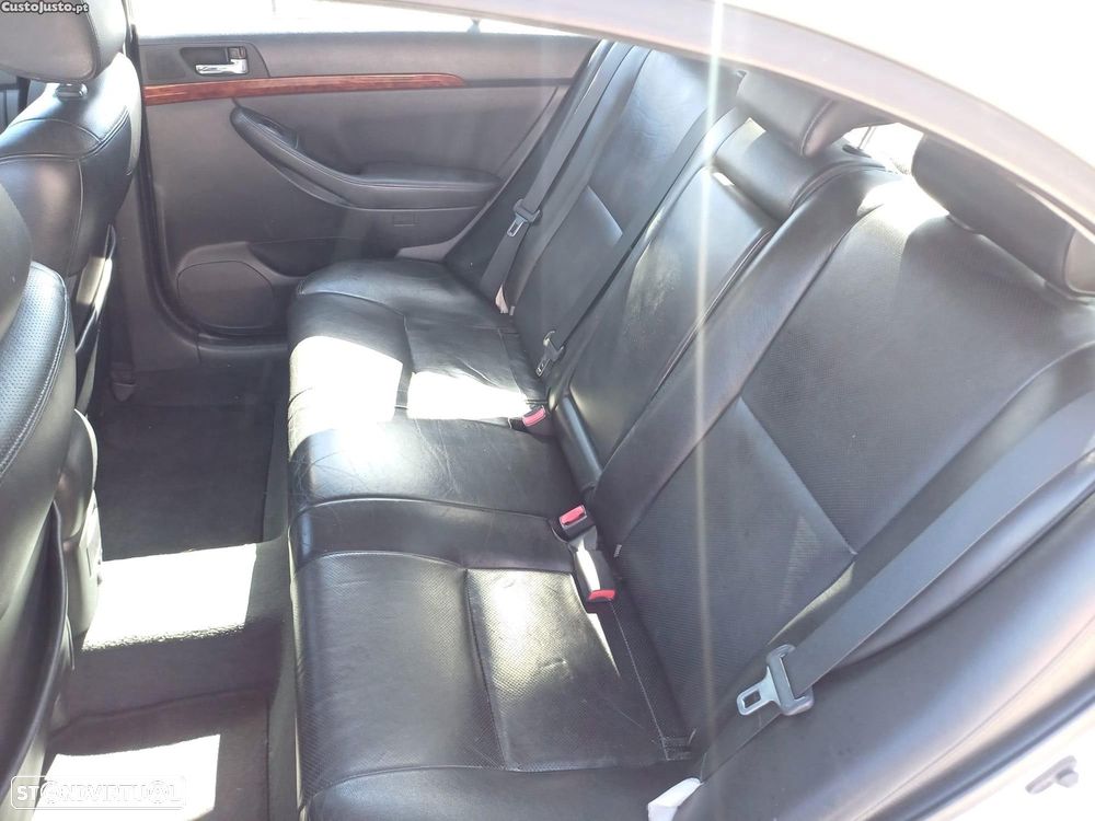 Toyota Avensis S/D 2.0 D4D Executive - 7