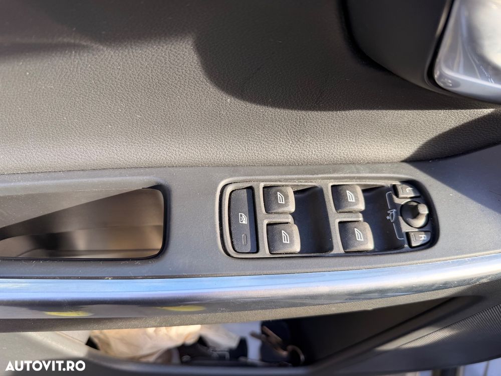 Volvo XC 60 D4 Geartronic Summum - 33