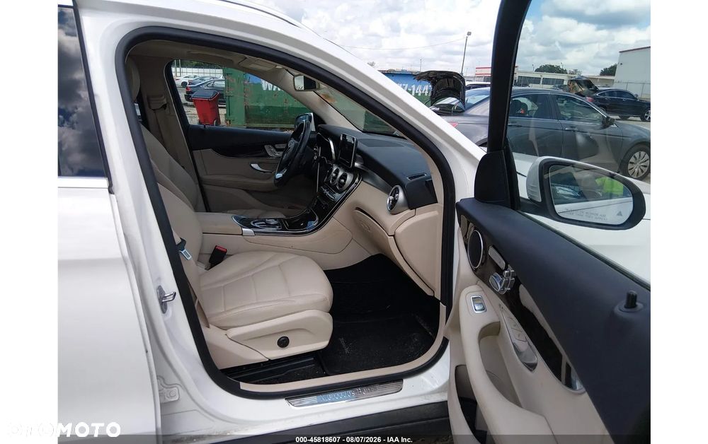 Mercedes-Benz GLC - 7