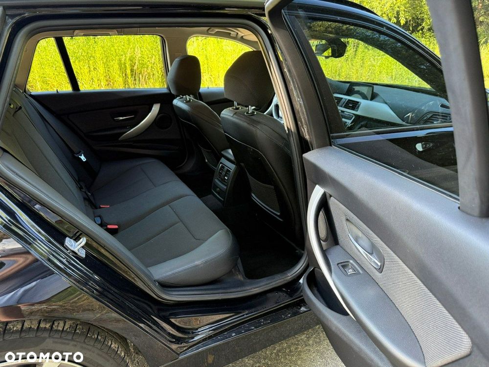 BMW Seria 3 318d Sport Line Shadow - 22