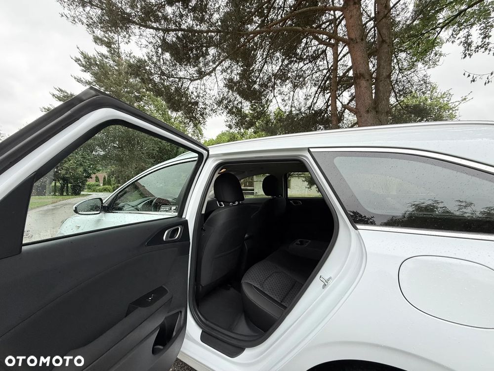 Kia Ceed 1.6 CRDi mHEV L - 22