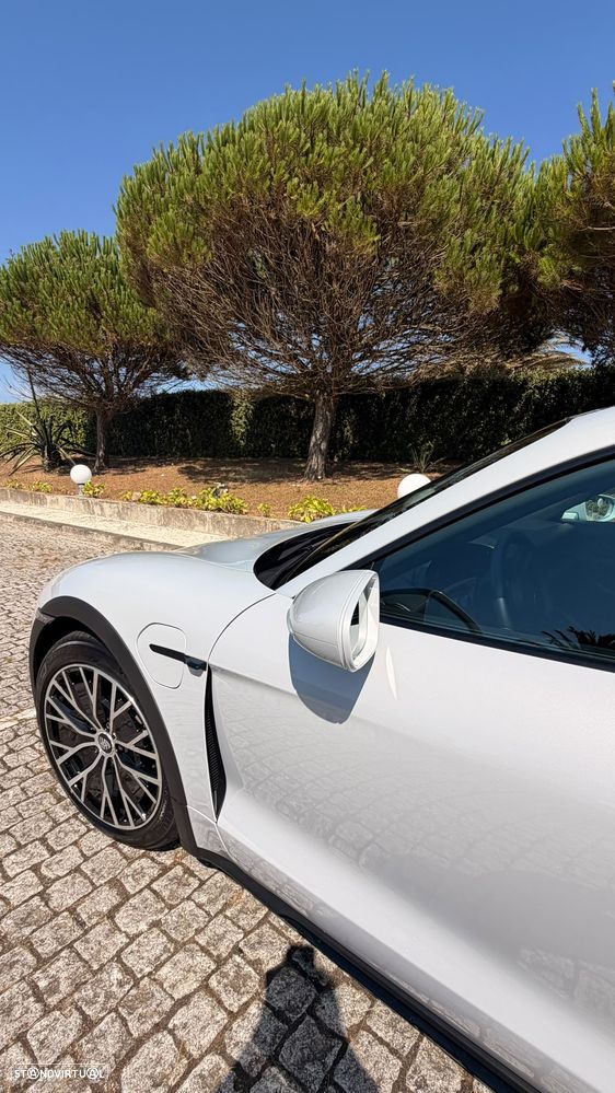 Porsche Taycan Cross Turismo 4 - 11