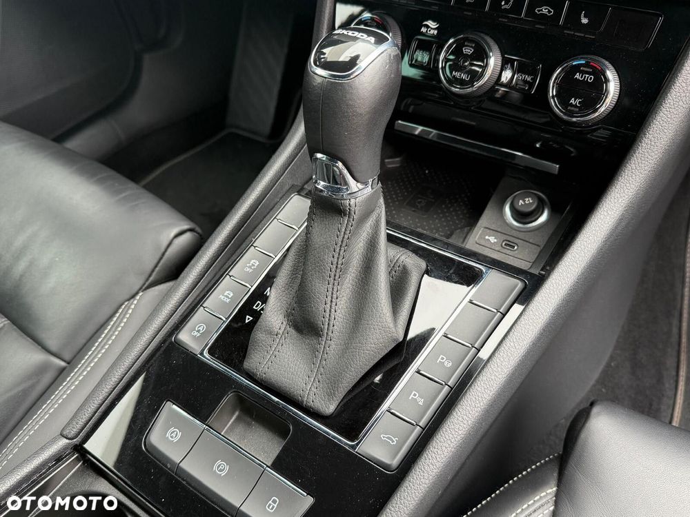 Skoda Superb 2.0 TDI SCR L&K DSG - 13