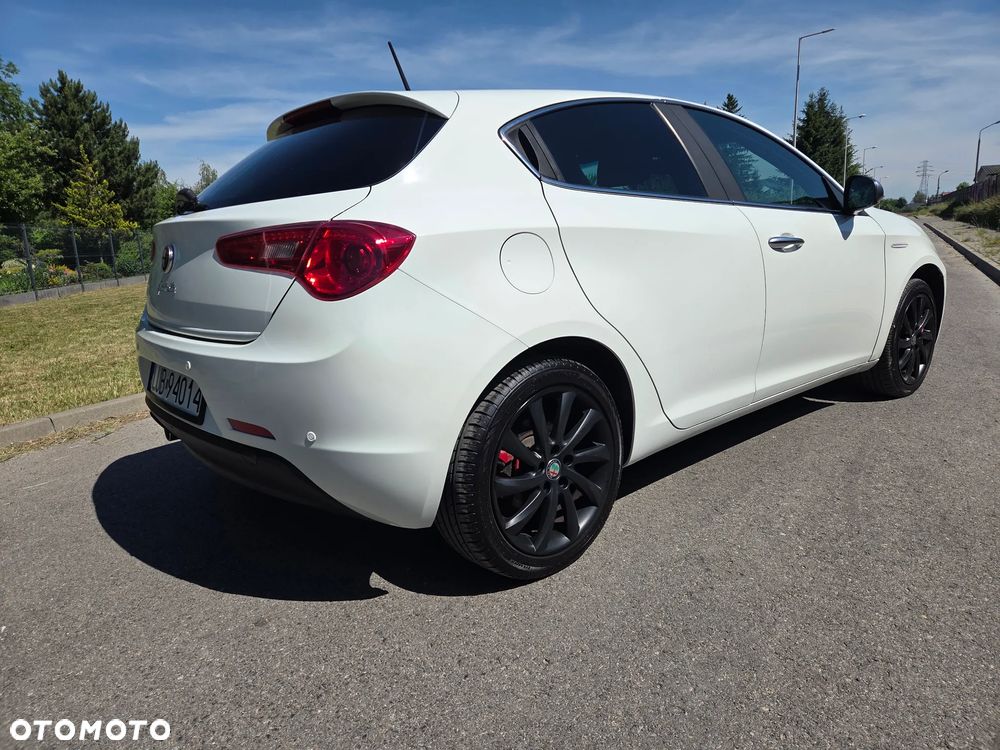 Alfa Romeo Giulietta 1.6 JTDM Distinctive - 8