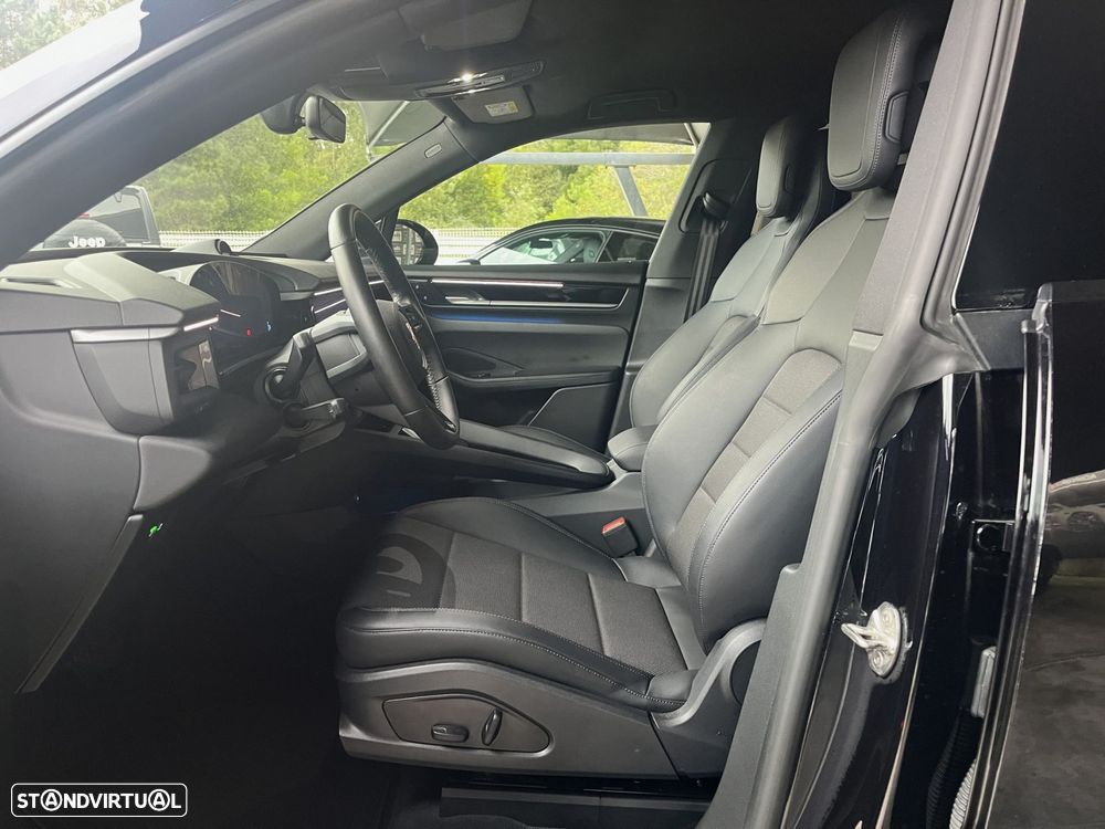 Porsche Macan Electric 4 - 20