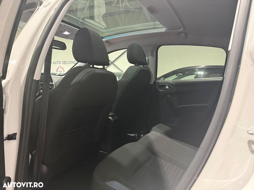 Peugeot 208 1.2 L PureTech Turbo Allure - 7