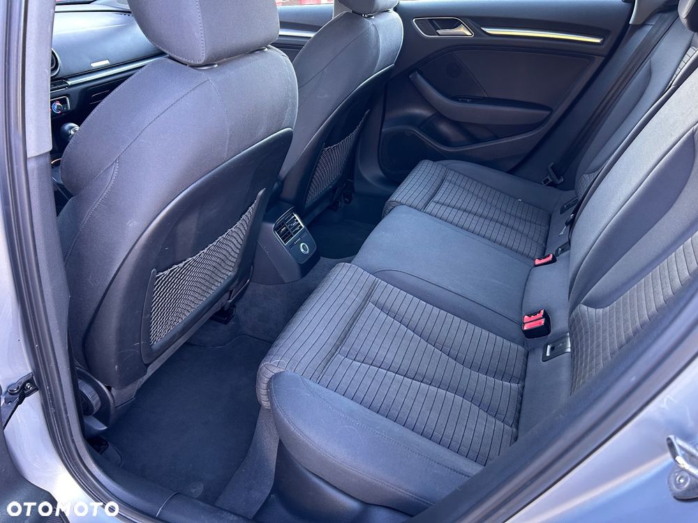 Audi A3 Sportback 1.6 TDI S tronic sport - 11