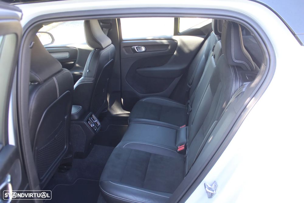 Volvo XC 40 - 25